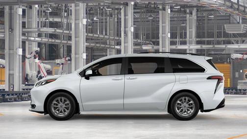 Wind Chill Pearl 2026 Toyota Sienna XLE