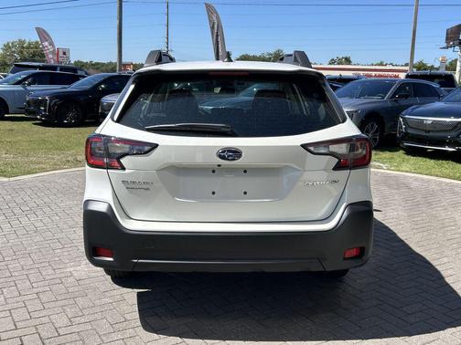 2025 Subaru Outback Base