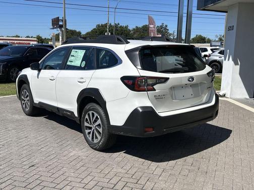 2025 Subaru Outback Base