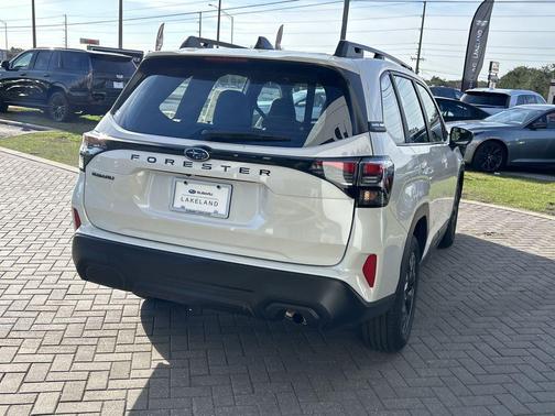 2025 Subaru Forester Base