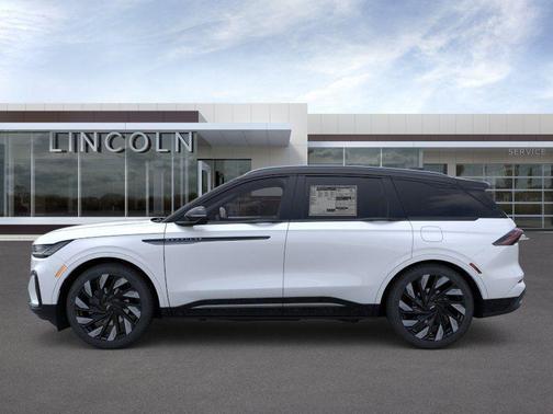 WHITE PLATINUM MET 3C 2026 Lincoln Nautilus Reserve