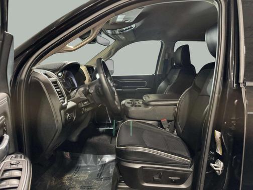 2024 RAM 2500 Laramie Crew Cab 4x4 6'4' Box