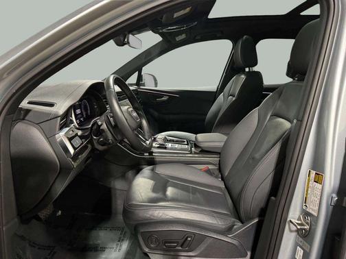 Satellite Silver Metallic 2025 Audi Q7 55 Premium Plus