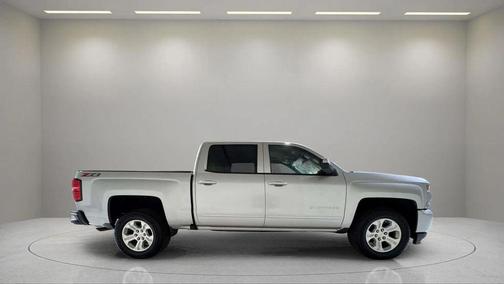 Silver Ice Metallic 2018 Chevrolet Silverado 1500 2LT
