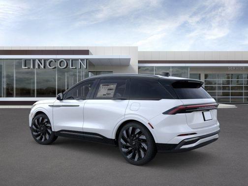 WHITE PLATINUM MET 3C 2026 Lincoln Nautilus Reserve