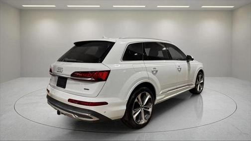 2021 Audi Q7 55 Premium Plus