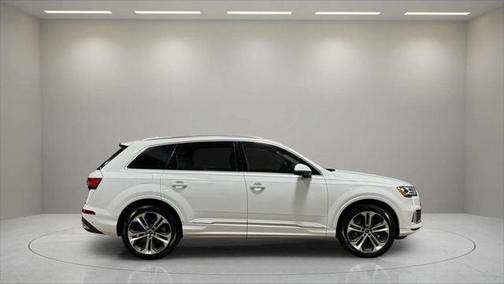 2021 Audi Q7 55 Premium Plus
