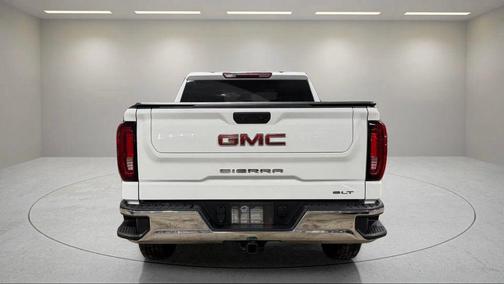 Summit White 2022 GMC Sierra 1500 SLT