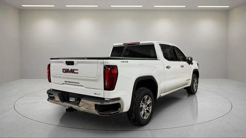 Summit White 2022 GMC Sierra 1500 SLT