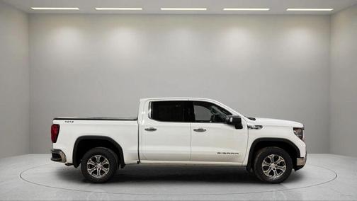 Summit White 2022 GMC Sierra 1500 SLT