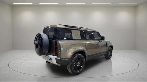 2024 Land Rover Defender 110 P300