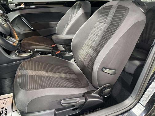 2012 Volkswagen Beetle Base