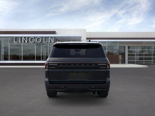 INFINITE BLACK MET CC 2026 Lincoln Navigator Reserve