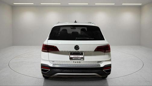 Pure White 2024 Volkswagen Taos 1.5T SE