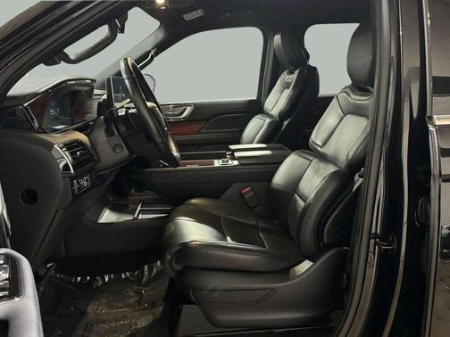2022 Lincoln Navigator Standard
