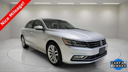 2017 Volkswagen Passat 1.8T SE w/Technology