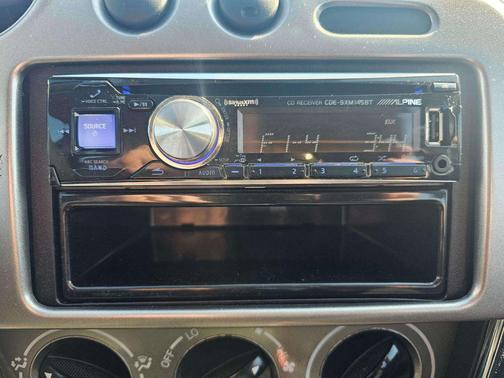 Neptune 2004 Pontiac Vibe Base