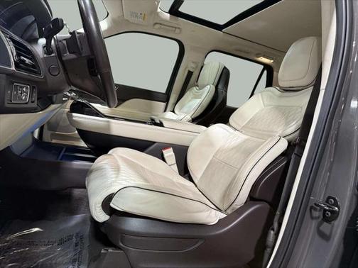 2022 Lincoln Navigator Black Label