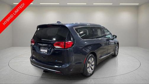 Maximum Steel Metallic Clearcoat 2019 Chrysler Pacifica Hybrid Limited