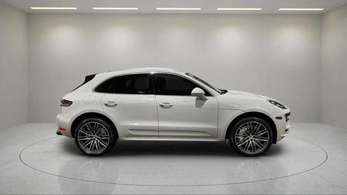 2020 Porsche Macan Turbo