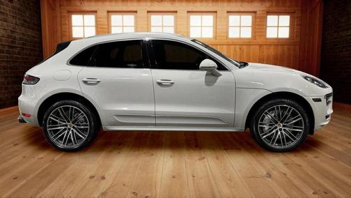 2020 Porsche Macan Turbo