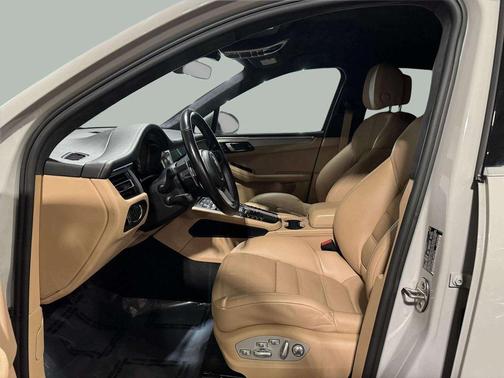 2020 Porsche Macan Turbo