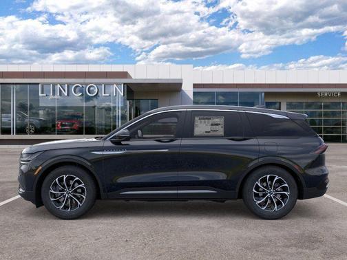 Infinite Black Metallic Clearcoat 2026 Lincoln Nautilus Premiere