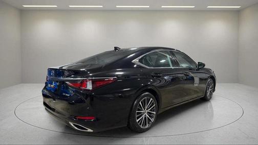 2023 Lexus ES 350 Base