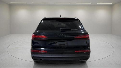 2022 Audi Q7 55 Premium Plus