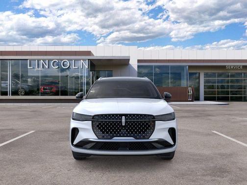 White Platinum Metallic Tri-Coat 2026 Lincoln Nautilus Reserve