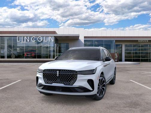 White Platinum Metallic Tri-Coat 2026 Lincoln Nautilus Reserve