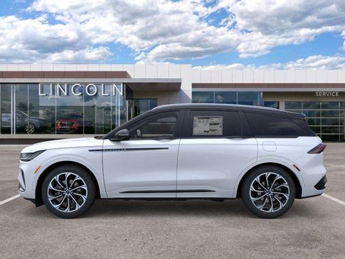 White Platinum Metallic Tri-Coat 2026 Lincoln Nautilus Reserve