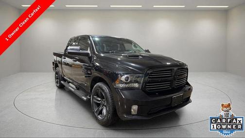 Brilliant Black Crystal Pearlcoat 2017 RAM 1500 Sport