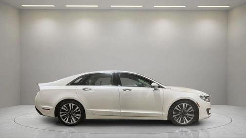 WHITE PLATINUM MET TRI-COAT 2017 Lincoln MKZ Base