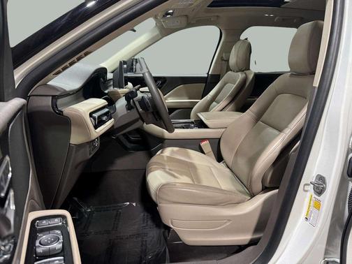 2022 Lincoln Aviator Standard AWD