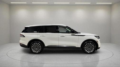 2022 Lincoln Aviator Standard AWD