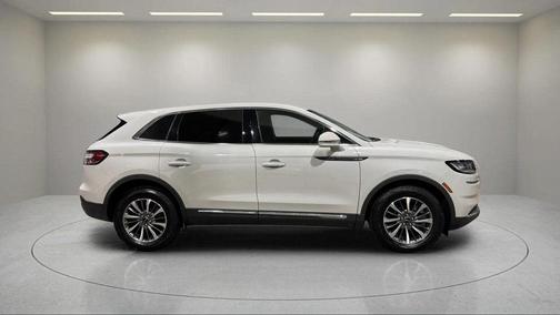 2022 Lincoln Nautilus Standard