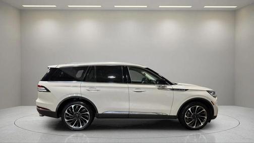 CERAMIC PEARL MET 3C 2023 Lincoln Aviator Reserve AWD