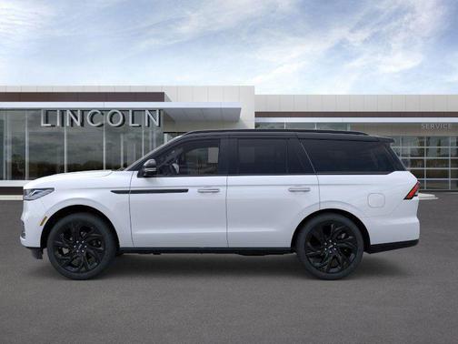 CRYSTAL WHITE METALLIC CC 2026 Lincoln Navigator Black Label