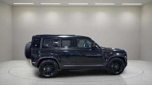 2024 Land Rover Defender 110 P300