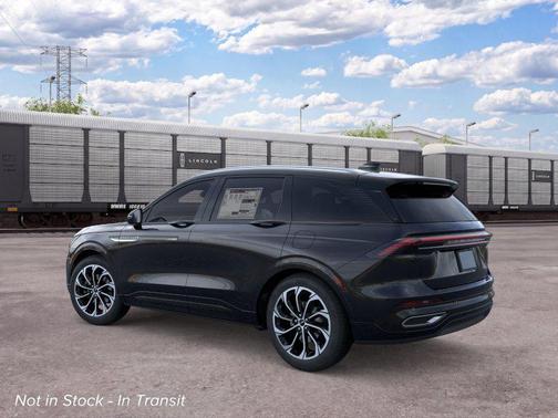 Infinite Black Metallic Clearcoat 2026 Lincoln Nautilus Reserve