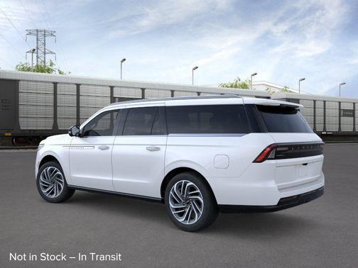 PRISTINE WHITE METALLIC 3C 2026 Lincoln Navigator Reserve