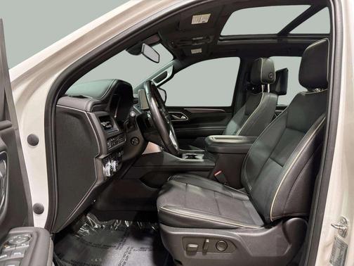 White 2022 GMC Yukon SLT