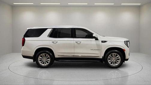 White 2022 GMC Yukon SLT