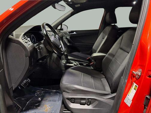 Habanero Orange Metallic 2019 Volkswagen Tiguan 2.0T SEL R-Line 4MOTION