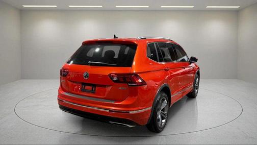 Habanero Orange Metallic 2019 Volkswagen Tiguan 2.0T SEL R-Line 4MOTION