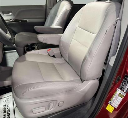 2020 Toyota Sienna XLE Premium