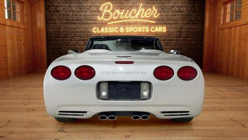 Machine Silver Metallic 2004 Chevrolet Corvette Base
