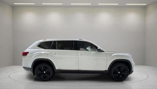 Pure White 2018 Volkswagen Atlas 3.6L SEL Premium
