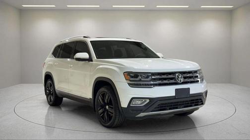Pure White 2018 Volkswagen Atlas 3.6L SEL Premium